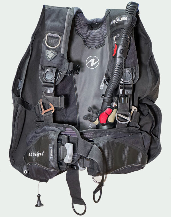 Aqualung Balance BCD - Used For Sale. Good condition.