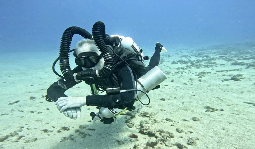 Diving with the Sport KISS rebreather (Maui)